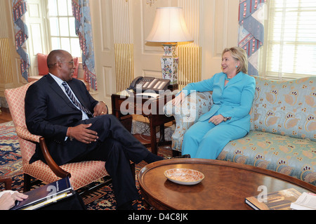 Segretario Clinton incontra con gli Stati Uniti Rappresentante di commercio Ron Kirk Foto Stock