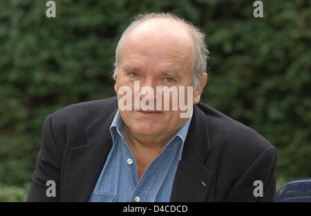 Il fotografo di moda Peter Lindbergh mostrato dopo il ZDF-programma TV "Volle Kanne - Servizio täglich' a Duesseldorf in Germania, 18 gennaio 2008. Lindbergh, che vive a Parigi, è venuto a Duesseldorf in occasione del documentario TV "ein Leben - Peter Lindbergh' ('My vita - Peter Lindbergh") da Werner Raeune. Inoltre 'Gallery Mayer' in Duesseldorf, dove Lindbergh aveva lavorato Foto Stock