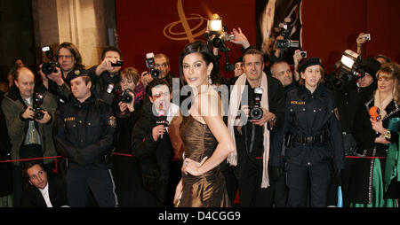 US-Attrice Teri Hatcher arriva sul tappeto rosso al 52nd Vienna Opera Ball a Vienna, Austria, 31 gennaio 2008. Foto: Arno Burgi Foto Stock