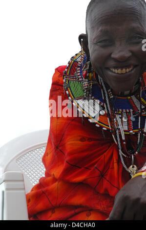 Un Maasai è raffigurato nel distretto di Kajiado in Kenya, 04 dicembre 2007. Foto: Sandra Gaetke Foto Stock