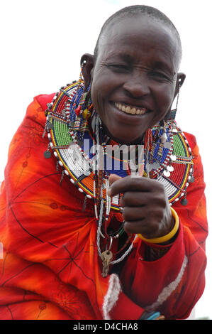 Un Maasai è raffigurato nel distretto di Kajiado in Kenya, 04 dicembre 2007. Foto: Sandra Gaetke Foto Stock