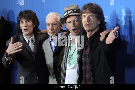 I Rolling Stones, Ron Wood (L-R), Charlie Watts, Keith Richards e Mick Jagger pongono al 58° Festival Internazionale del Cinema di Berlino a Berlino, Germania, 07 febbraio 2008. Il gruppo Stelle in Concerto video 'Shine una luce". 58ma Berlinale corre dal 07 al 17 febbraio. Foto: Peer Grimm Foto Stock