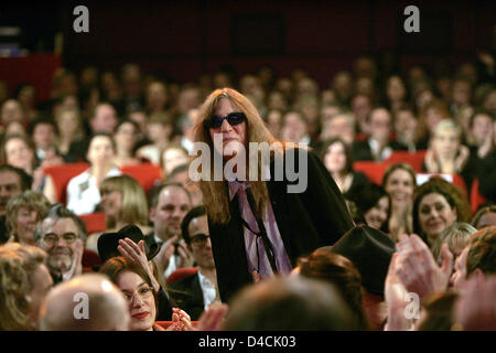 Musicista Patti Smith prende parte alla manifestazione di apertura del 58th Festival Internazionale del Cinema di Berlino a Berlino, Germania, 07 febbraio 2008. Martin Scorsese il concerto "filmato hine una luce' protagonisti i Rolling Stones si kick off festival di quest'anno. 21 film prendere parte al concorso per il "Golden' e la 'Silver Bear' awards. Foto: Joerg Carstensen Foto Stock