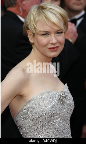 Noi attrice Renee Zellweger arriva per l'ottantesimo annuale di Academy Awards il Kodak Theatre di Hollywood, CA, Stati Uniti, 24 febbraio 2008. L'Academy Awards, popolarmente noto come Oscar, sono presentati dall'Accademia delle Arti e delle scienze cinematografiche (AMPAS) per riconoscere l'eccellenza di professionisti nel settore della cinematografia, compresi i registi, attori e scrittori. Foto: Hubert Foto Stock