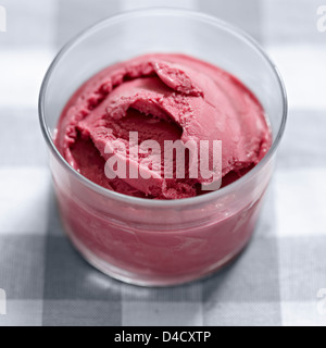 Frozen yogurt dessert di vetro controllato tovaglia Foto Stock