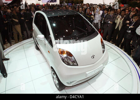 La Tata Nano è presentato in occasione della Giornata della stampa per la 78International Motor Show di Ginevra, 04 marzo 2008. Alcuni 260 espositori provenienti da 30 nazioni vetrina su 77,550 metri quadrati gli ultimi sviluppi nella 78International Motor Show di Ginevra in esecuzione da 06 a 16 marzo. Foto: ULI DECK Foto Stock