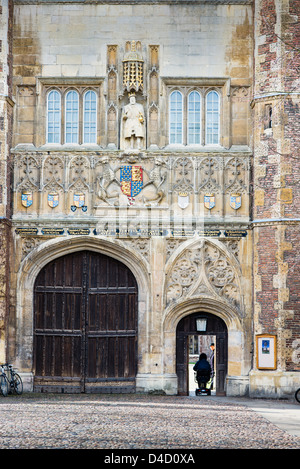 Entrata al Trinity College di Cambridge University, Inghilterra. Foto Stock