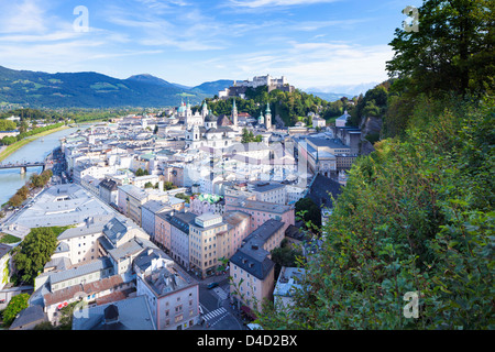 Vista da Moenchsberg per la città vecchia di Salisburgo, Austria Foto Stock