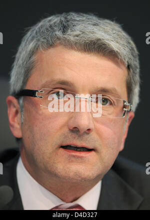 CEO Audi Rupert Stadler parla presso la sede di conferenza stampa annuale a Ingolstadt, Germania, 11 marzo 2008. Filiale di Volkswagen Audi ha ottenuto nuovamente parte superiore dei risultati di fatturato e profitti nel 2007 e mira a top quelli nuovamente nel 2008. Pre-proventi fiscali schizzata da quasi 50 per cento a 2,9 miliardi di euro. Foto: ARMIN WEIGEL Foto Stock