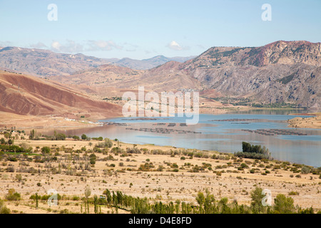 Paesaggio, lago artificiale, diga di Camlica, siva provincia, area sebinkarahisar, Anatolia, Turchia, Asia Foto Stock