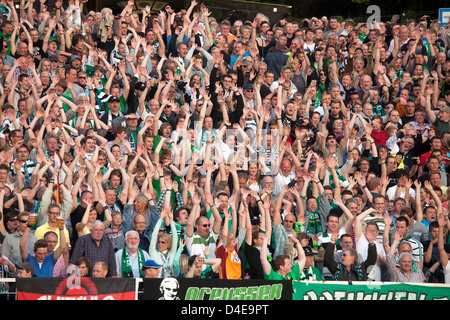 Muenster, Germania, soccer fans celebrano il loro team Preussen Muenster Foto Stock
