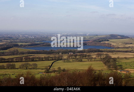 I serbatoi sotto Rivington Pike Horwich Bolton Lancashire Inghilterra Foto Stock