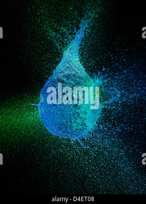 Immagini ad alta velocità di acqua balloon popping Foto Stock