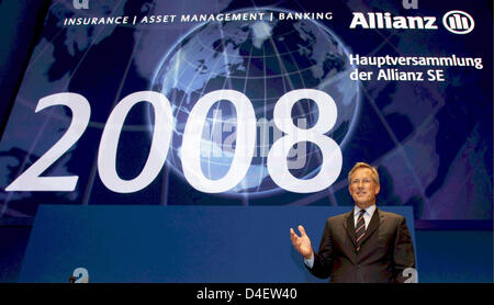 CEO di Allianz AG Michael Diekmann parla in generale della società incontro alla Olympic Hall di Monaco di Baviera, Germania, il 21 maggio 2008. Allianz ha realizzato un utile record. Diekmann ha affermato parla di una riorganizzazione del settore bancario di Allianz. Foto: MATTHIAS SCHRADER Foto Stock