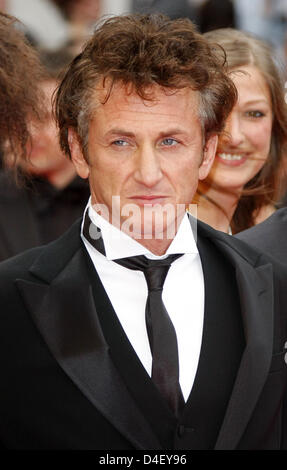 Noi attore Sean Penn, presidente della giuria arriva per la premiere del film "ciò che è appena successo?' sulla chiusura notturna del 2008 Festival de Cannes international film festival di Cannes, Francia, 25 maggio 2008. Foto: Hubert Boesl Foto Stock