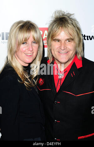 Londra, Regno Unito. Xii Marzo 2013. Mike Peters assiste la Londra di screening di Gala del vinile all'Empire Leicester Square di Londra. Credito: Maurice Clements / Alamy Live News Foto Stock