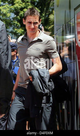 Erman scontrino Miroslav KLOSE lascia il bus come il tedesco della squadra nazionale arriva presso il team di hotel in Ascona, Svizzera, 03 giugno 2008. Foto: OLIVER BERG Foto Stock