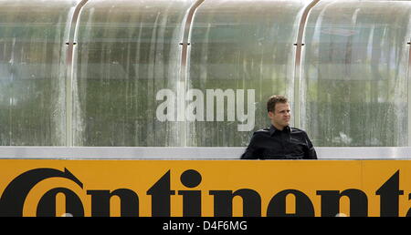 In Germania il team manager Oliver Bierhoff è visto durante una sessione di allenamento della nazionale tedesca di calcio in Tenero vicino a Locarno, Svizzera, 14 giugno 2008. Foto: Oliver Berg dpa +++###dpa###+++ Foto Stock