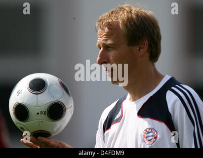 Juergen Klinsmann, nuovo allenatore del FC Bayern Monaco, visto durante il club - la prima sessione di prove libere prima della stagione 2008/2009 a Monaco di Baviera, Germania, il 30 giugno 2008. Foto: Frank Leonhardt Foto Stock