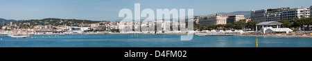 Vista panoramica delle spiagge di Cannes Maggio 2012 Film Festival Foto Stock