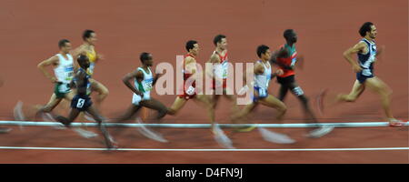 Guide di scorrimento in concorrenza in uomini 1500m round calore di eventi su pista e sul campo dei Giochi Olimpici di Pechino in Stadio Nazionale di Pechino, Cina, 15 agosto 2008. Foto: Peer Grimm dpa ###dpa### Foto Stock