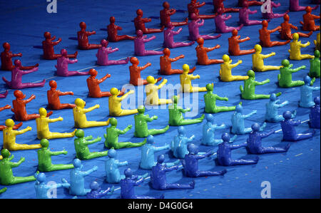 Ballerini sono visto in azione durante la cerimonia di apertura dei Giochi Paralimpici presso lo Stadio Nazionale di Pechino, Cina, 06 settembre 2008. Foto: Wolfgang Kumm Foto Stock