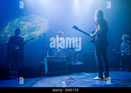 Tame Impala eseguendo il 6 marzo 2013 presso il teatro di Vic a Chicago. Credito: Max Herman / Stereogum.com Foto Stock