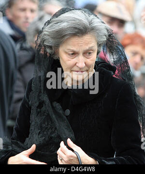 La contessa Anna Komorowski arriva per la cerimonia funebre del conte Patrick d'Udekem d'Acoz presso l Eglise Saint-Pierre in Bastogne, Belgio, 30 settembre 2008. Conte Patrick d'Udekem d'Acoz, padre del Belgio la principessa Mathilde, morì il 25 settembre 2008 all'età di 72. Foto: Albert Philip van der Werf (PAESI BASSI) Foto Stock