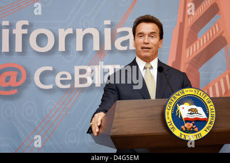 Il governatore della California Arnold Schwarzenegger, ha detto che può aprire il computer expo 2009 CeBIT di Hannover durante una conferenza stampa di tedesco fiere azienda 'Deutsche Messe AG" presso la sede centrale della California in Intel Corporation in Santa Clara, Stati Uniti d'America, 02 ottobre 2008. Schwarzenegger ha reagito a un invitaton dalla Bassa Sassonia il Ministro dell'economia, Walter Hirche e CEO di 'Deutsche Foto Stock