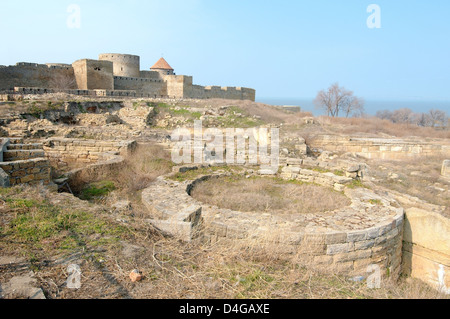 Resti di antichi Tyras, vicino alla medievale pareti genovese del Maurocastro, Belgorod-Dnestrovskiy, Ucraina, Europa orientale Foto Stock