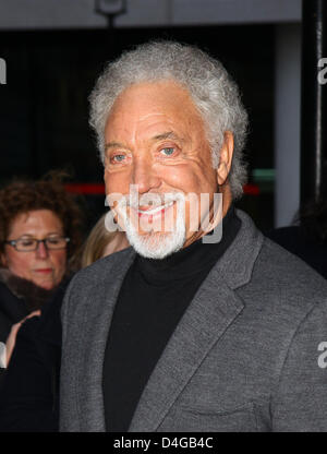 Sir Tom Jones visto alla BBC radio due studios di Londra. Credito: WFPA/Alamy Live News Foto Stock