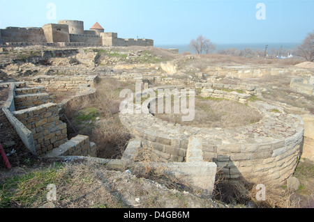 Resti di antichi Tyras, vicino alla medievale pareti genovese del Maurocastro, Belgorod-Dnestrovskiy, Ucraina, Europa orientale Foto Stock