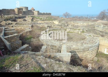 Resti di antichi Tyras, vicino alla medievale pareti genovese del Maurocastro, Belgorod-Dnestrovskiy, Ucraina, Europa orientale Foto Stock