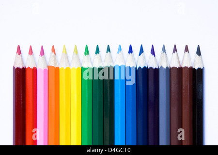 Alta risoluzione pila di matite, isolato su bianco con tracciato di ritaglio Foto Stock