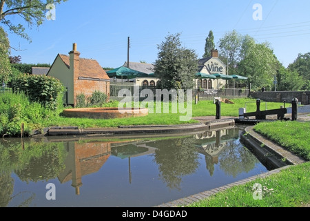 Canal Lock sul Staffordshire & Worcestershire Canal, Kinver, Staffordshire, England, Regno Unito Foto Stock
