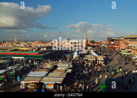 Jemaa El Fna, Medina, Marrakech, Marocco, Africa del Nord Foto Stock