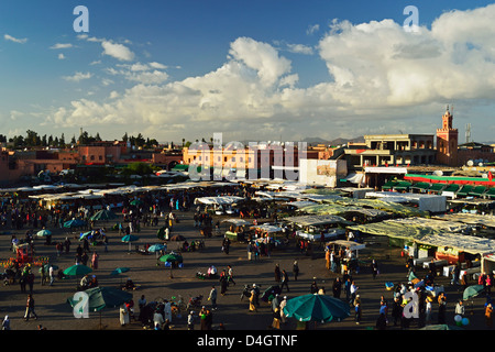 Jemaa El Fna, Medina, Marrakech, Marocco, Africa del Nord Foto Stock
