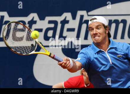 Francese Richard Gasquet svolge un diretti durante la finale di ATP torneo di tennis MercedesCup contro argentino Juan Martin Del Potro a Stoccarda, Germania, 13 luglio 2008. Foto: Bernd Weissbrod Foto Stock