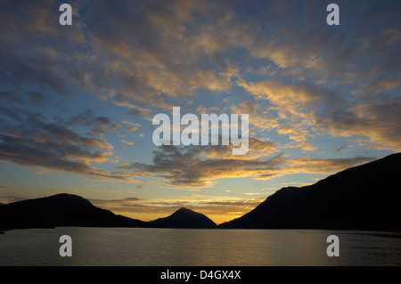 Sunset over Orstafjorden, Orsta, More og Romsdal, Norvegia e Scandinavia Foto Stock