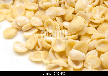 L'Italia, Puglia, Pasta italiana, Orecchiette cibo tipico Foto Stock