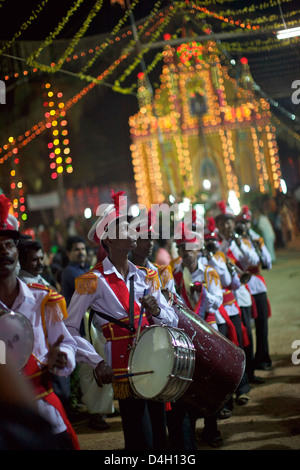 Celebrazione cristiana per San Sebastian compleanno nel piccolo villaggio di Poovar sulla costa sud del Kerala, India Foto Stock