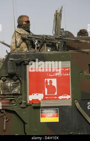 Forze armate tedesche Quick forza di reazione (QRF) i soldati si vede durante una manovra in Marmal montagne vicino a Mazar-e-Sharif, Afghanistan, 01 luglio 2008. Bundeswehr tedesca ha assunto una rapida reazione vigore dazi provenienti dalla Norvegia al 01 luglio 2008. La manovra è stato il suo primo atto ufficiale. Foto: Maurizio Gambarini Foto Stock