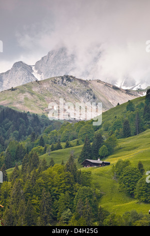 Una tipica casa di montagna, Alta Savoia, Francia Foto Stock