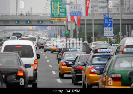 Il traffico pesante a Pechino in Cina, 31 luglio 2008. Olimpiadi di Pechino 2008 inizierà il 8 agosto 2008. Foto: GERO BRELOER Foto Stock