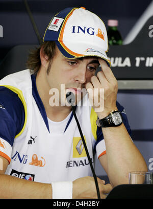 Spagnolo di Formula Uno Pilota Fernando Alonso della Renault F1 nella foto durante la FIA obbligatoria conferenza stampa Hungaroring race track vicino a Budapest, Ungheria, 31 luglio 2008. Formula 1 Gran Premio di Ungheria avrà luogo il 03 agosto 2008. Foto: Felix Heyder Foto Stock