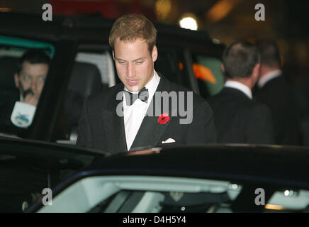 Il principe William arriva per la prima mondiale del nuovo film di James Bond film 'Quantum Of Solace' di Odeon Leicester Square a Londra, in Gran Bretagna, 29 ottobre 2008. Foto: Patrick van Katwijk Foto Stock