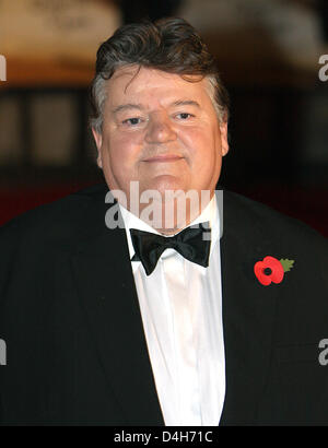 Attore Robbie Coltrane arriva per la prima mondiale del nuovo film di James Bond film 'Quantum Of Solace' di Odeon Leicester Square a Londra, in Gran Bretagna, 29 ottobre 2008. Foto: Patrick van Katwijk Foto Stock