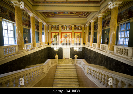 Museo Nazionale Ungherese interni di marmo, la scala e la galleria di Budapest, in Ungheria Foto Stock