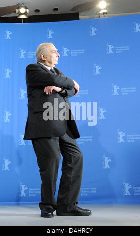 Regista francese Claude Chabrol pone durante il photocall per il suo film ?Bellamy? Al 59° Festival Internazionale del Cinema di Berlino a Berlino, Germania, 07 febbraio 2009. Il film viene eseguito in Berlinale Special sezione un totale di 18 film competere per la Silver e Golden orsi del 59th Berlinale. Foto: Rainer Jensen Foto Stock