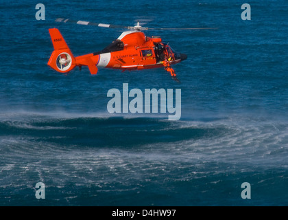 Coast Guard - Salvataggio nuotatore formazione Foto Stock